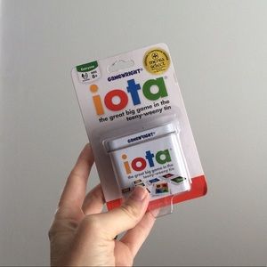 Gamewright "Iota" Mini Board Game